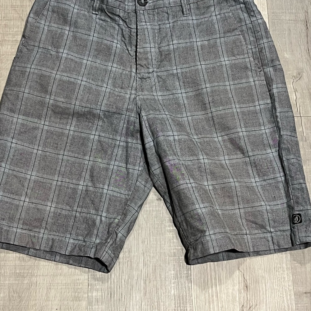 Men's Gray Plaid Shorts volcom 34